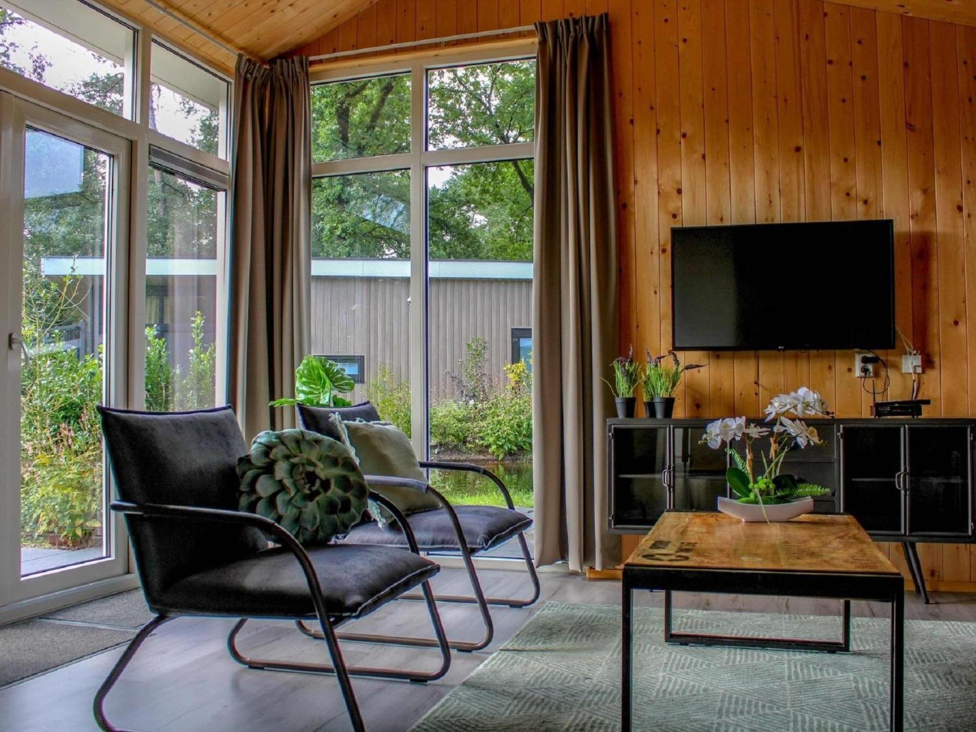 Comfortable Chalet With Combination Microwave Near The Veluwe Hoenderloo Eksteriør bilde