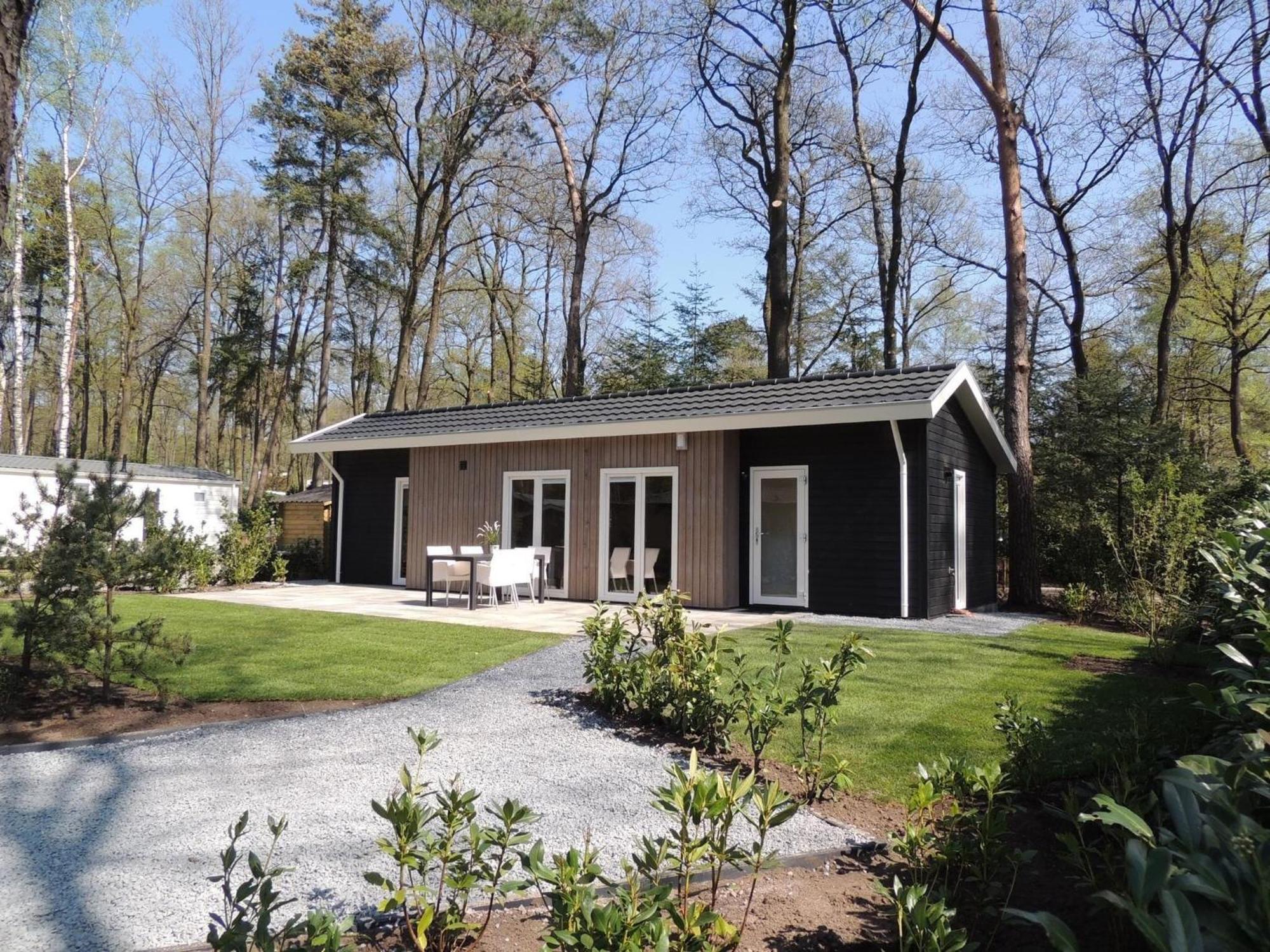 Comfortable Chalet With Combination Microwave Near The Veluwe Hoenderloo Eksteriør bilde
