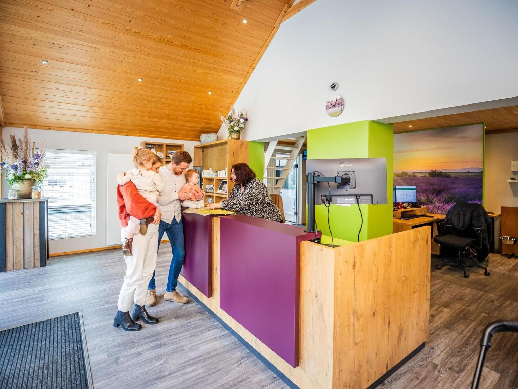 Comfortable Chalet With Combination Microwave Near The Veluwe Hoenderloo Eksteriør bilde